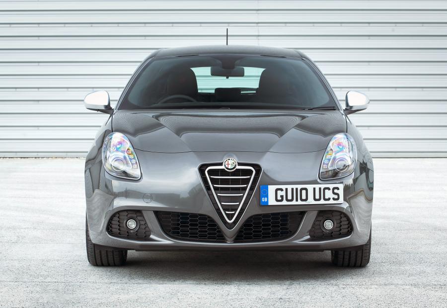  Alfa Romeo Giulietta 2010 года  (UK) (фото 20 из 67)